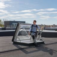 Ηλεκτρική Ανθρωποθυρίδα Ταράτσας VELUX New Gen για Έξοδο