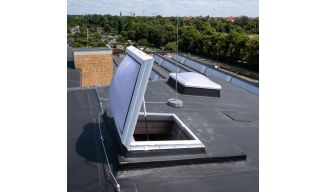 Ανθρωποθυρίδα Ταράτσας Lamilux F100W με Θόλο - Χειροκίνητα Ανοιγόμενη για Έξοδο